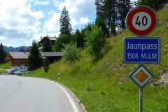Jaunpass-Ortstafel